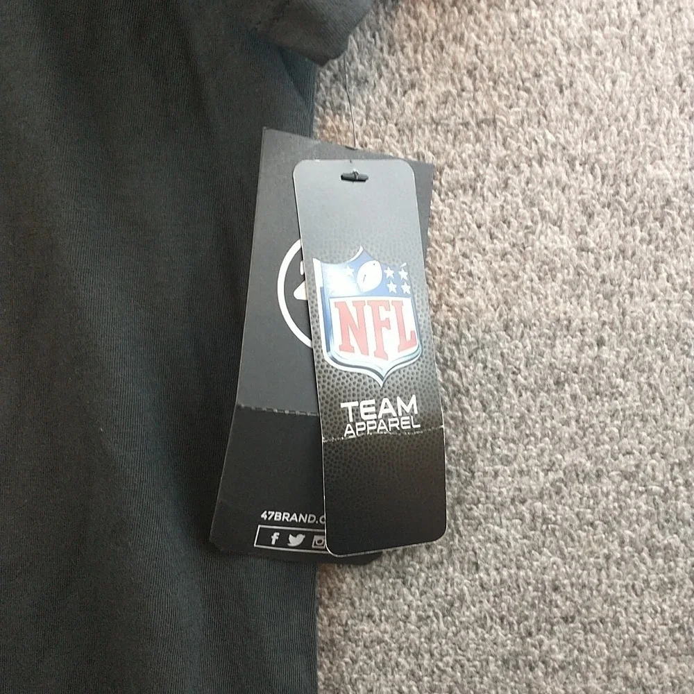 47 Brand Carolina Panthers NFL T-Shirt Mens Medium Black Striped Sleeve NWT
